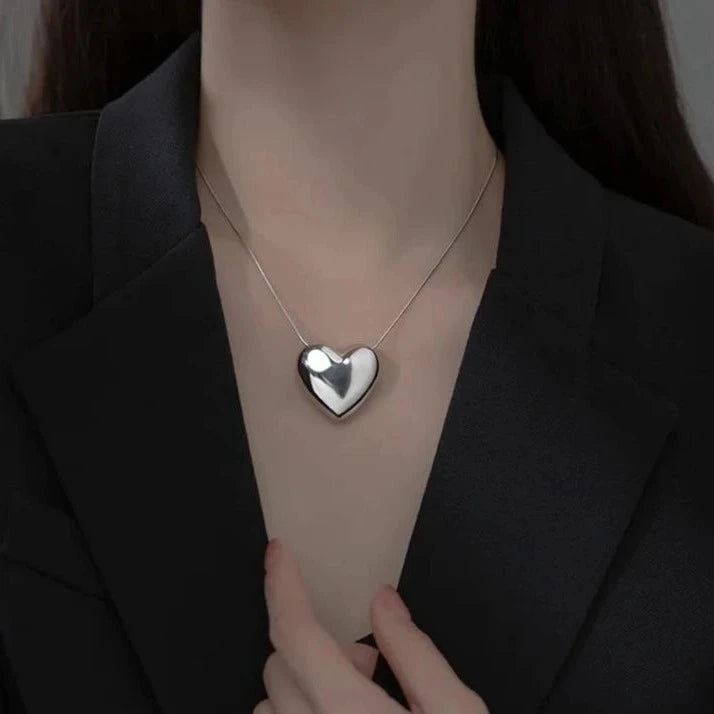 Romantic Heart Shaped Short Necklace-Black Diamonds New York