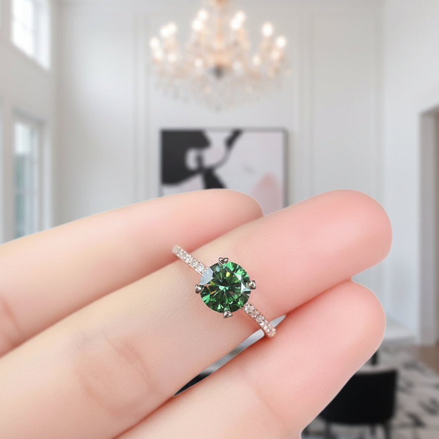 Classic Round Cut Emerald Green Engagement Ring 6 / White Gold Classic Round Cut Emerald Green Engagement Ring 6 / White Gold