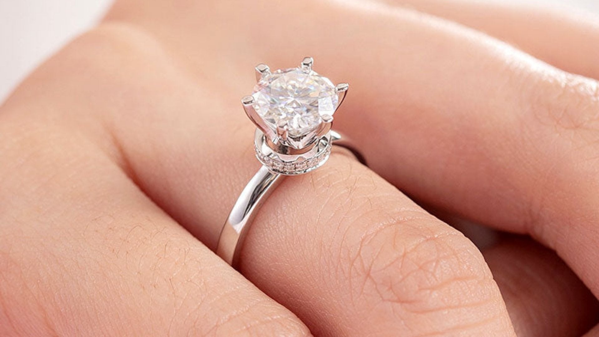 How to Pick a Simple and Pretty Engagement Ring They'll Love โ Black ...