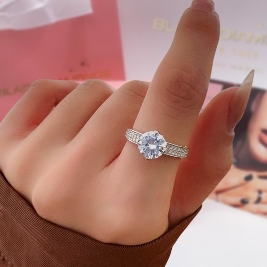 1.25 Ct Round Cut Moissanite Diamond Engagement Ring