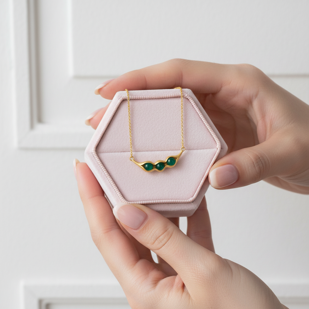 Green Pea Pods Stone Necklace-Black Diamonds New York