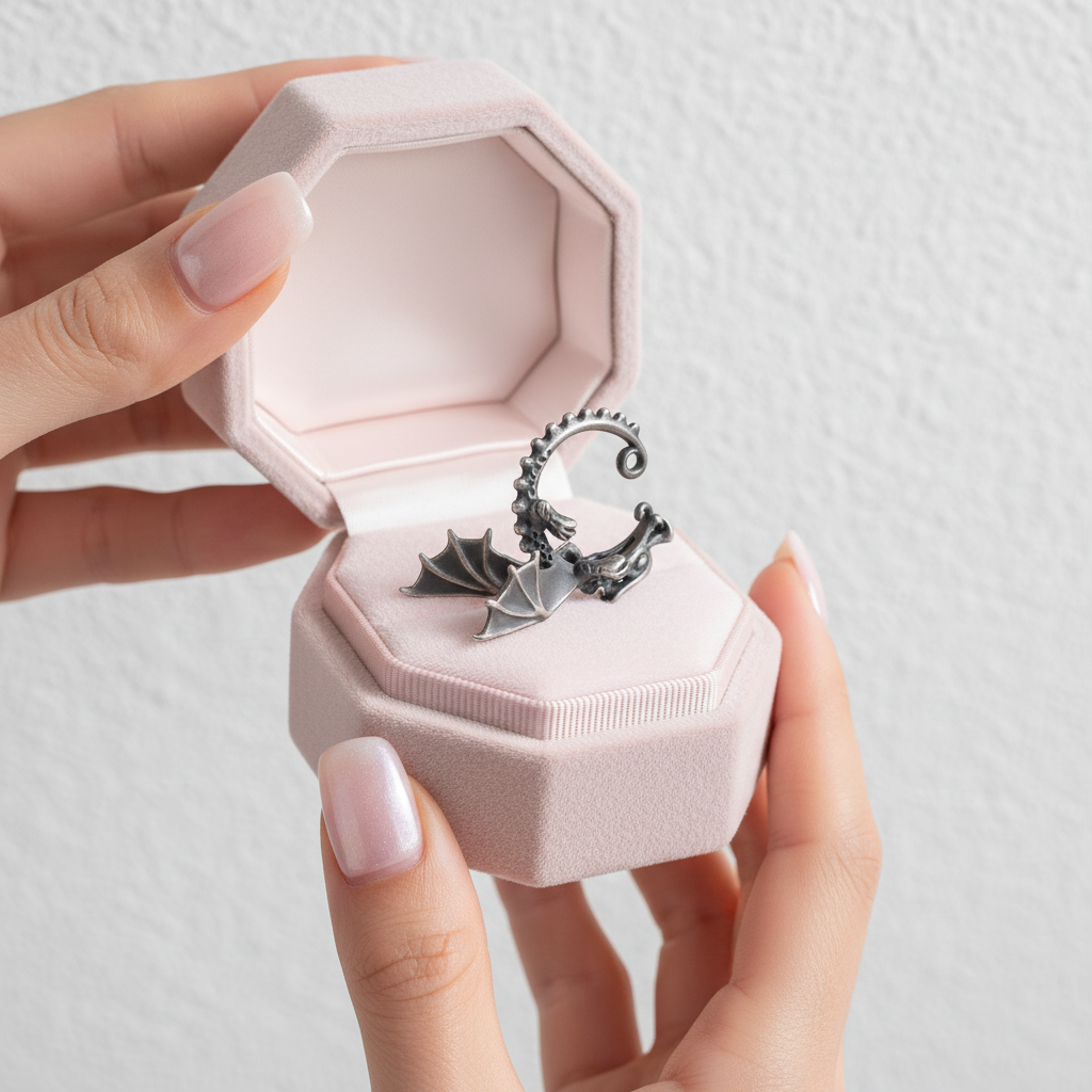 One Piece Retro Dragon Ear Clip-Black Diamonds New York