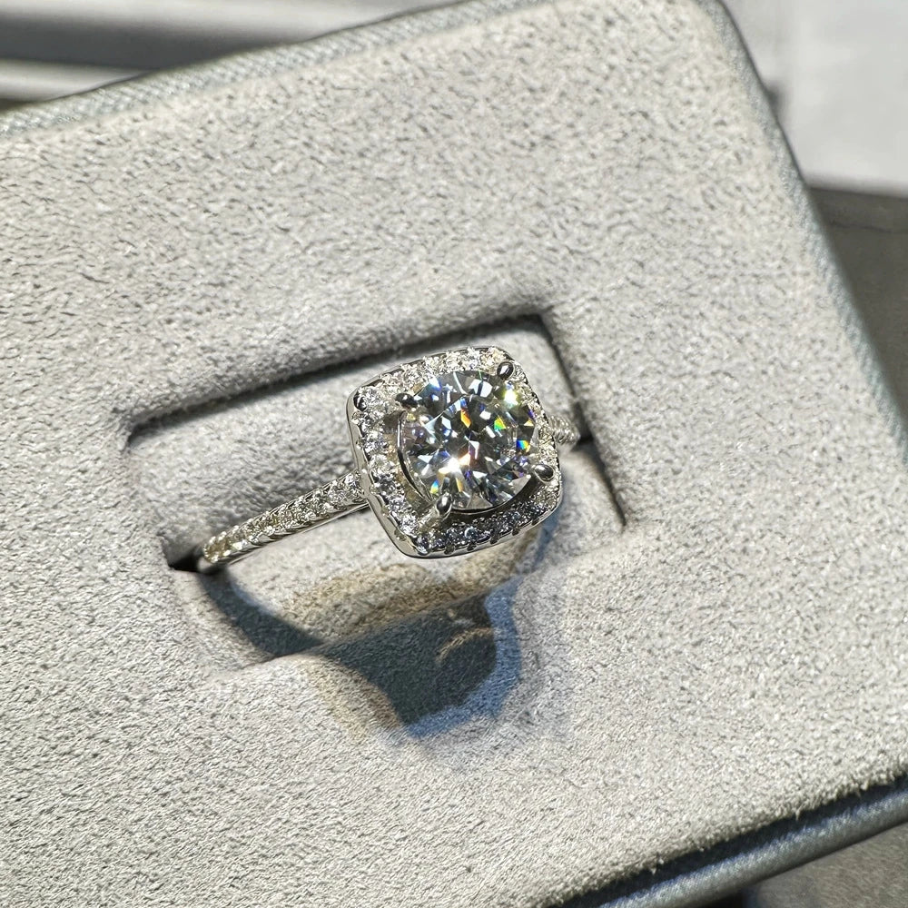 Classic Round Cut 1.0 Ct Moissanite Diamond Engagement Ring-Black Diamonds New York