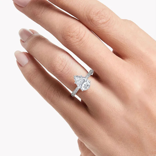 Exquisite 5.0 Ctw Moissanite Engagement Ring