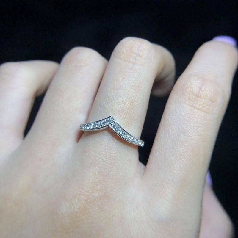 Created Diamond Option Single V-Shape Ring-Black Diamonds New York