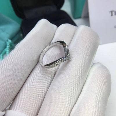 Created Diamond Option Single V-Shape Ring-Black Diamonds New York