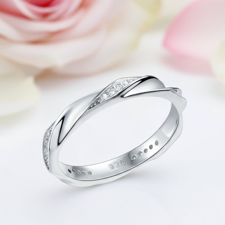 Classic Round Diamond Twisted Band-Black Diamonds New York