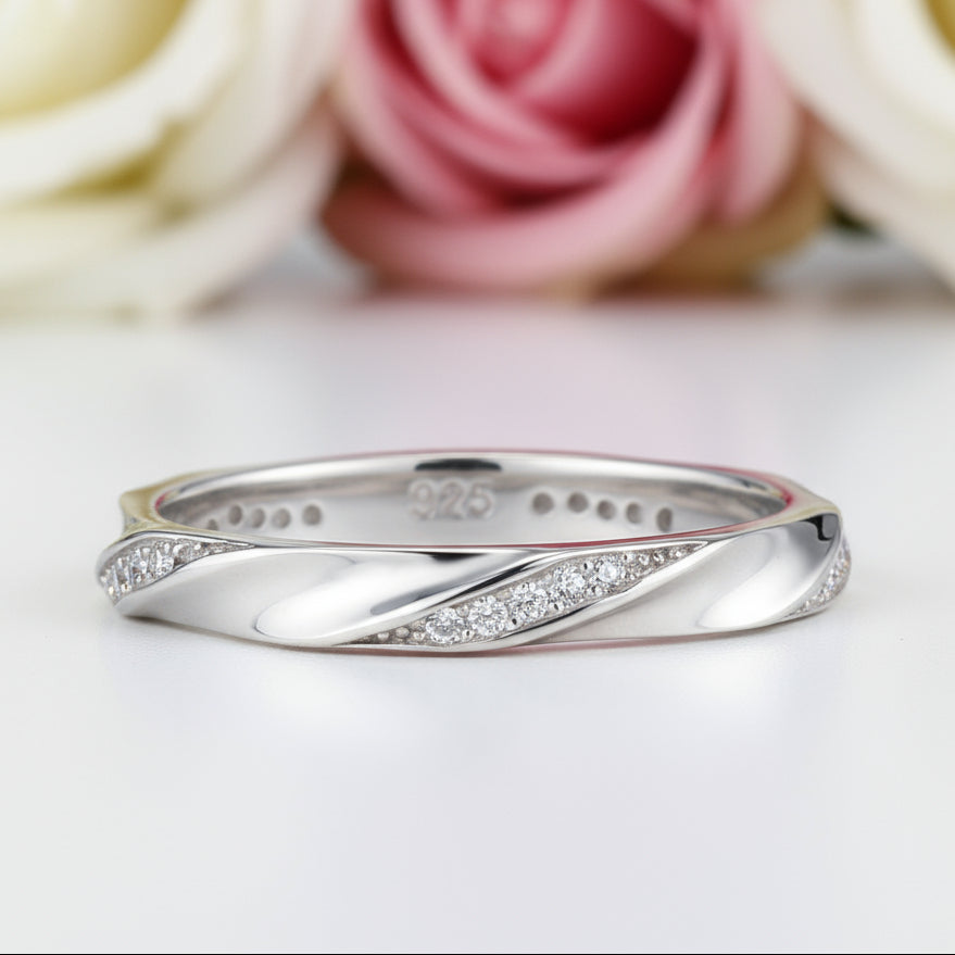 Classic Round Diamond Twisted Band-Black Diamonds New York