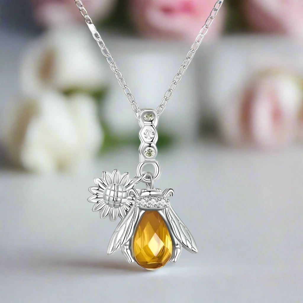 Honeybee Pendant Necklace with Diamond-Black Diamonds New York