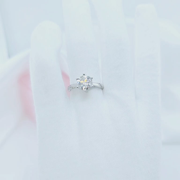 2 Carat Round Cut Diamond Option Engagement Ring
