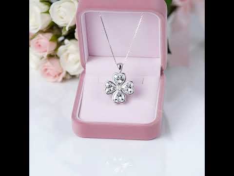 Four Leaf Clover Pendant Necklace with Diamond