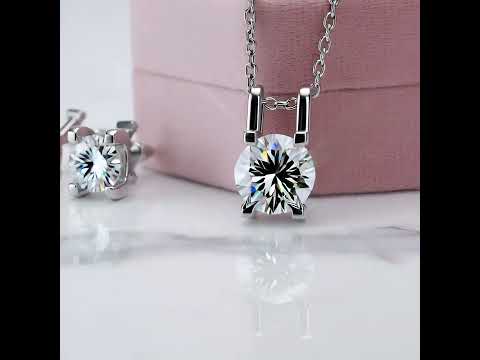 Round Shape Diamond Earrings and Necklace