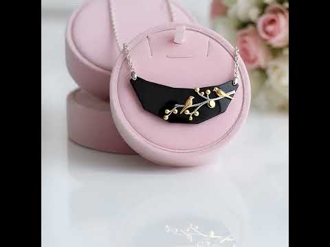 Ebony Vintage Lovely Birds Necklace