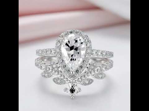Pear Cut Diamond Option Leaf Engagement Ring Set