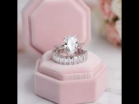 3.0 Carat Pear Cut Diamond Ring Set