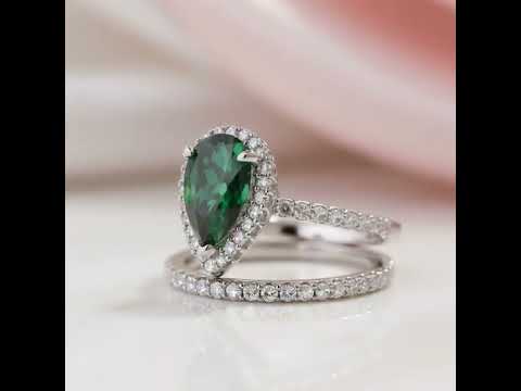 2.2 Carat Emerald Green Halo Pear Cut Wedding Set