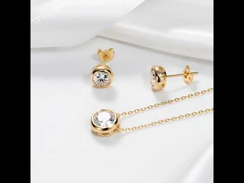 Classic Round Cut Diamond Jewelry Set