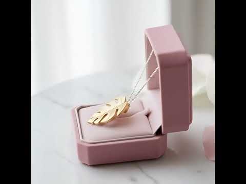 Monstera Leaf Design Necklace