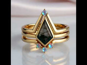 Natural Moss Agate Irregular Kit-cut Yellow Gold Wedding Ring