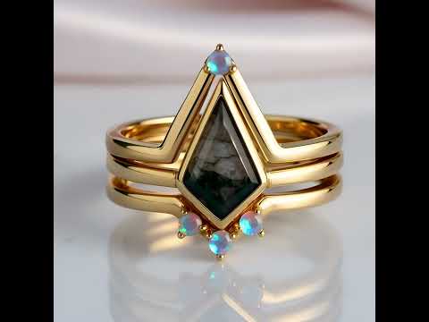 Natural Moss Agate Irregular Kit-cut Yellow Gold Wedding Ring