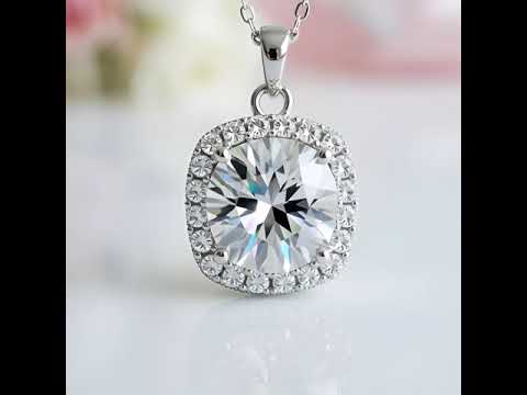 Inlaid 5.0 Ct Diamond Square Pendant Necklace