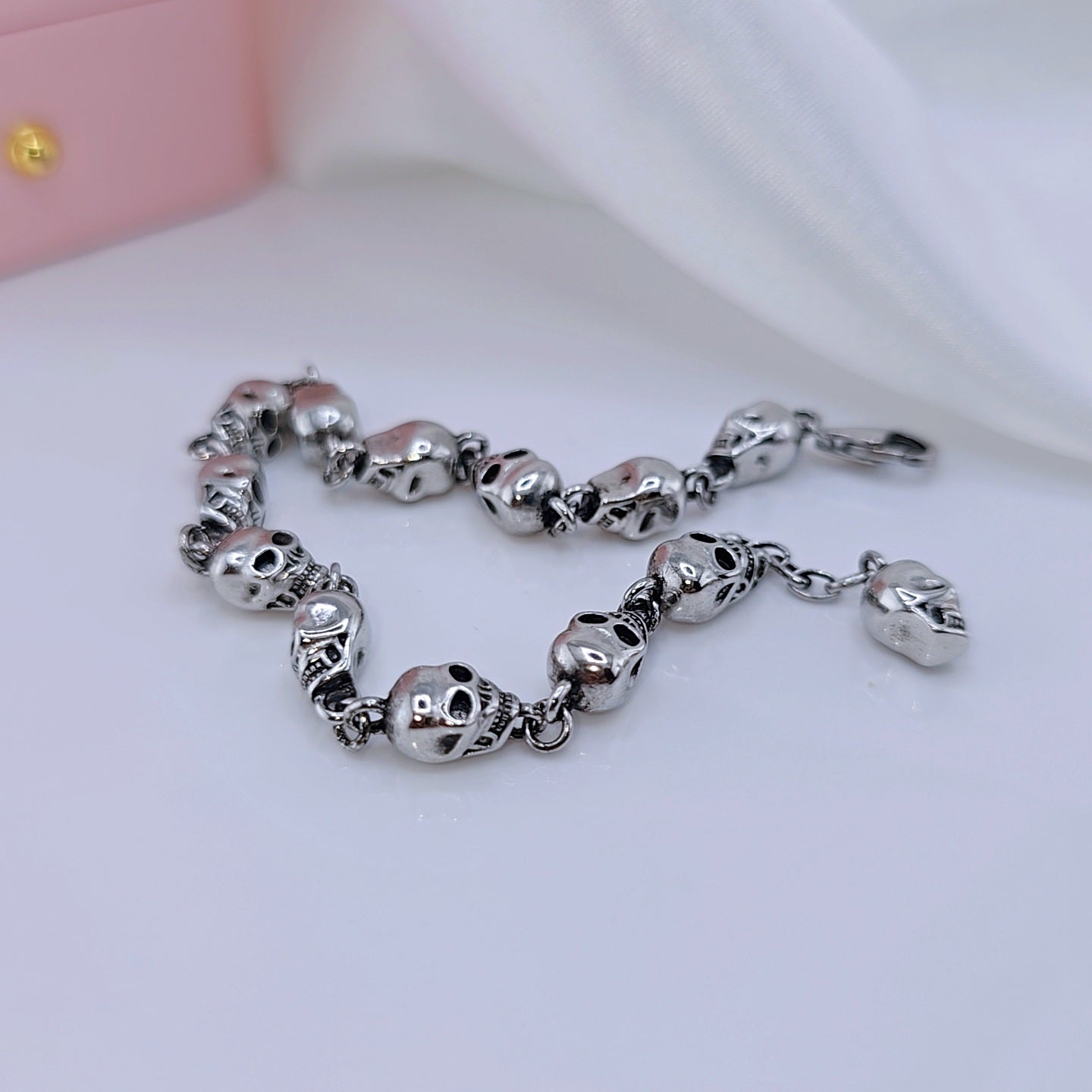 Street Rebel Gothic Skull Bracelet – Black Diamonds New York
