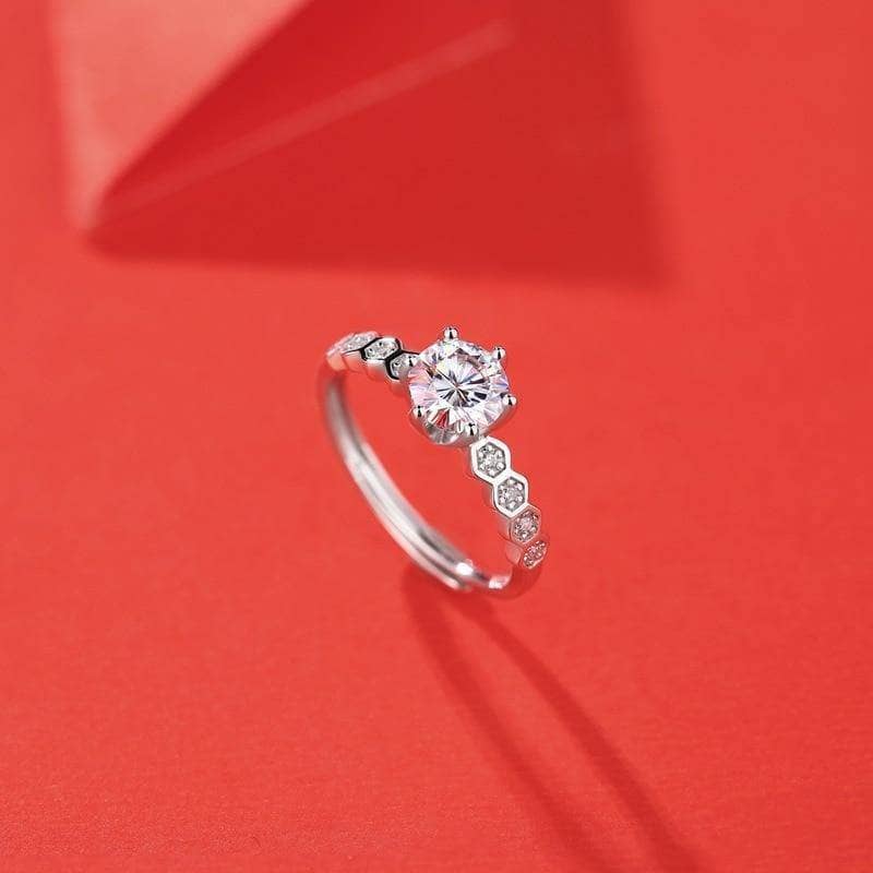 0.5Ct 5mm VVS1 Moissanite Diamond Antique Style Ring - Black Diamonds New York