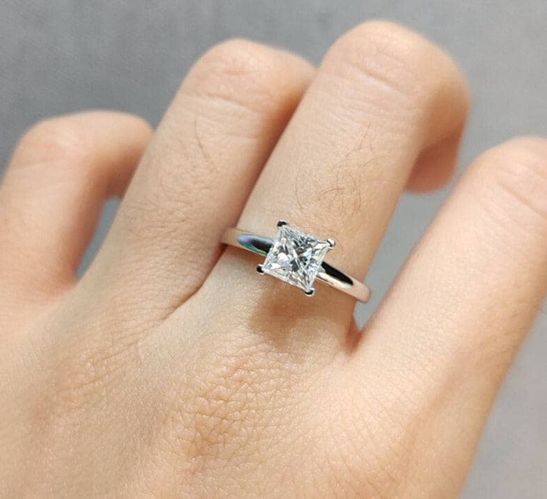 18 Karat White Gold 0.60 Carat Princess Cut Diamond Engagement Ring -  WeilJewelry