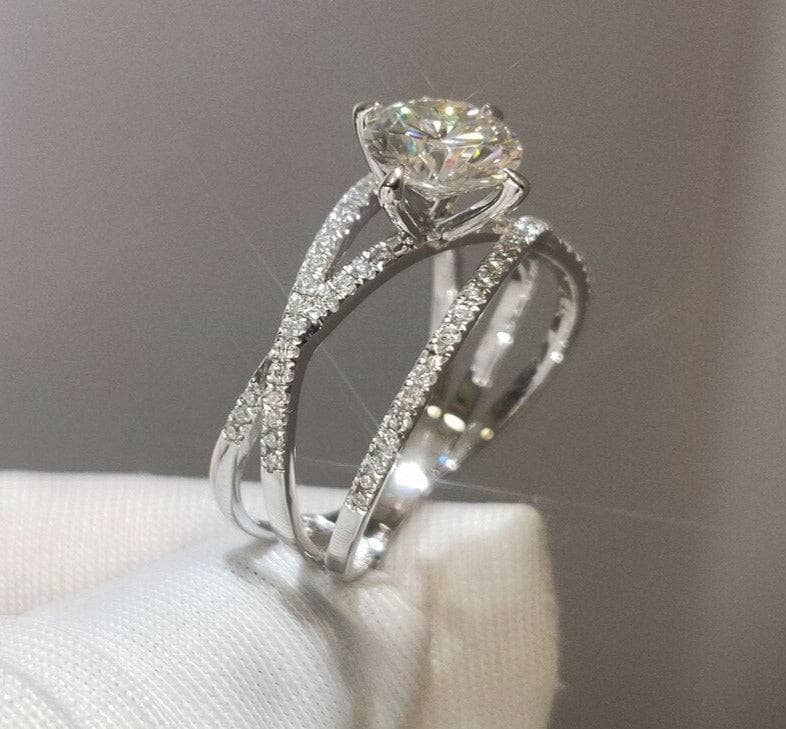1 Carat Round Cut Moissanite Eternal Love Engagement Ring-Black Diamonds New York