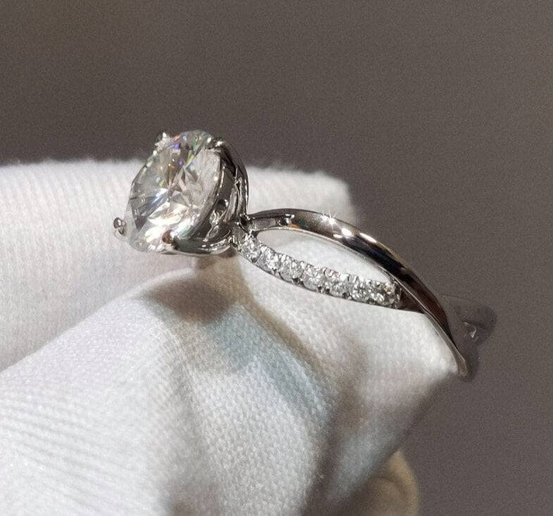 1 Carat Round Cut Diamond Twist 4 Claws Engagement Ring-Black Diamonds New York