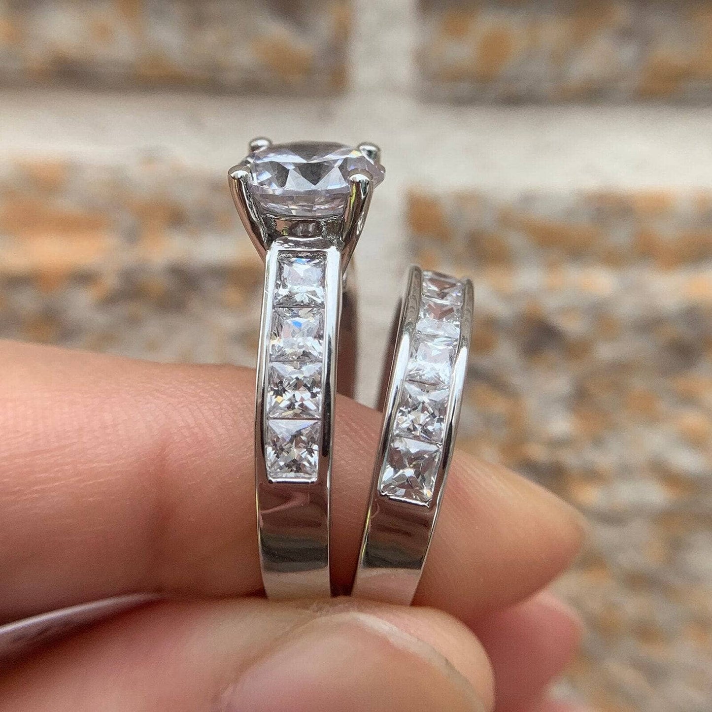 1.8 Ct Round Zircon Engagement Ring Set