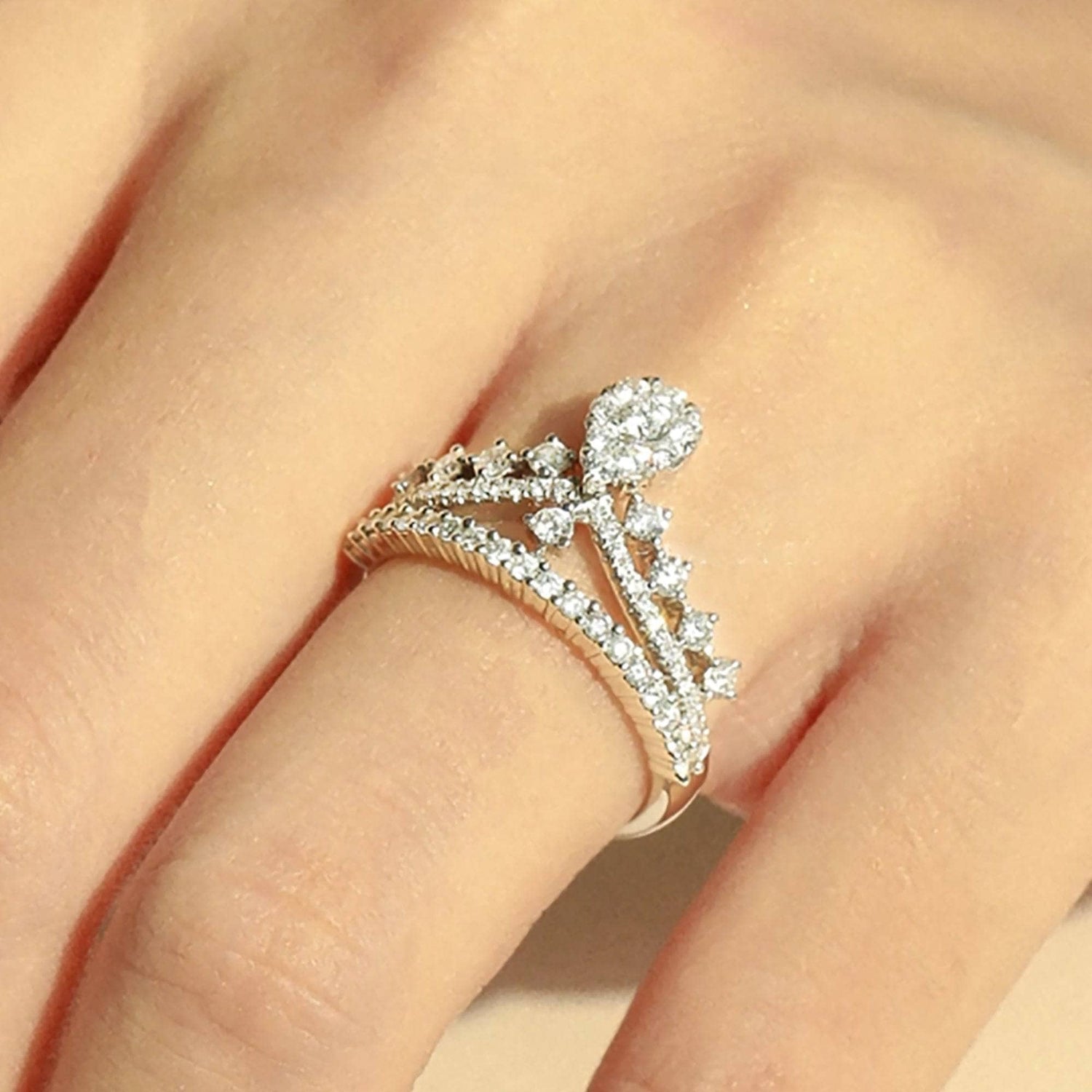 Ladies Designer Ring at Rs 40000 | Diamond Rings in New Delhi | ID:  19119535355