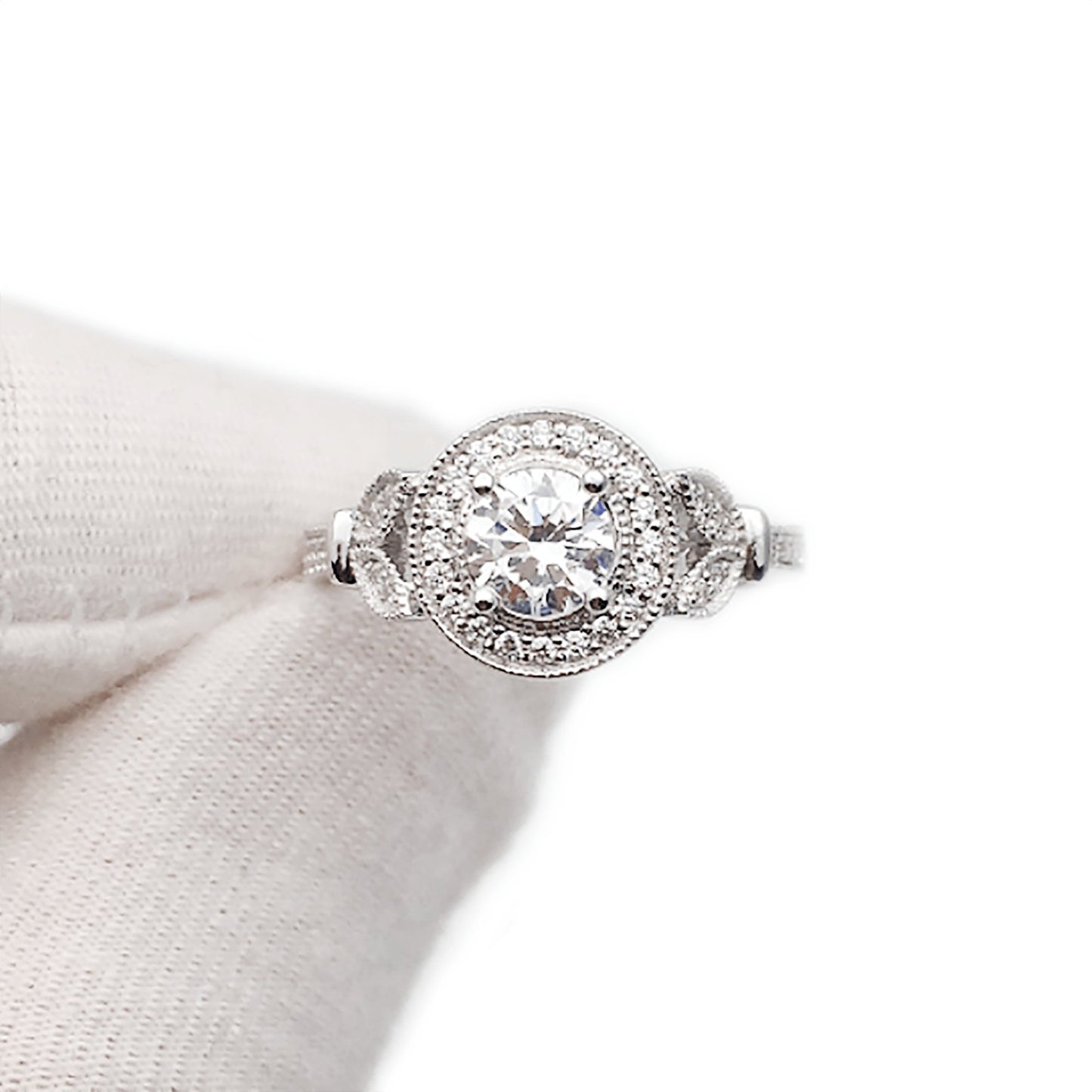 18k Round Cut Moissanite Elegant Vintage Design Engagement Ring-Black Diamonds New York