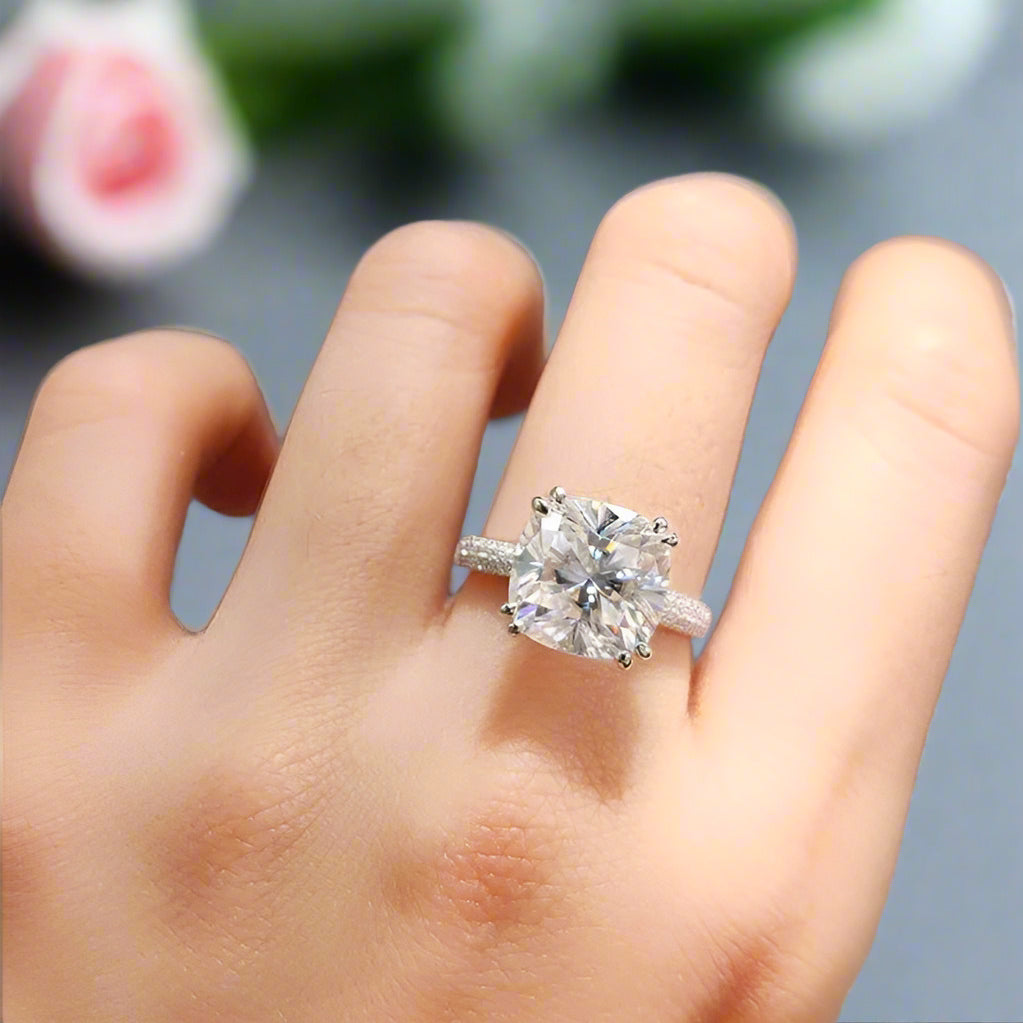 18K White Gold Carat Cushion Cut Diamond Engagement Ring – Black