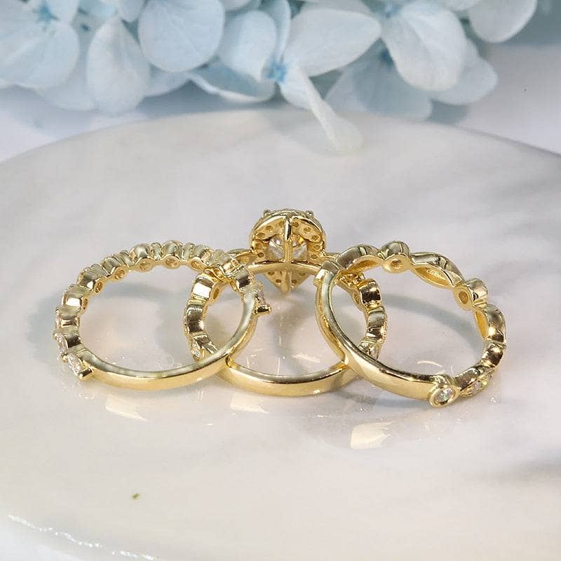 18K Yellow Gold 1.0ct Pear Cut Moissanite Engagement Ring Set - Black Diamonds New York