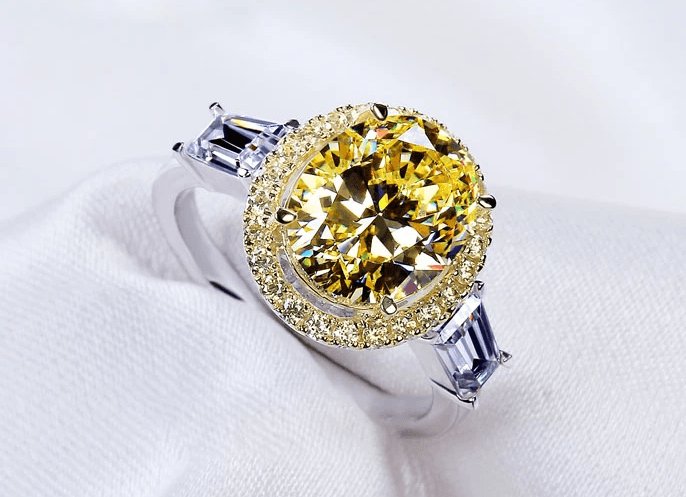 5ct Luxury Oval Yellow Moissanite Diamond Ring - Black Diamonds New York