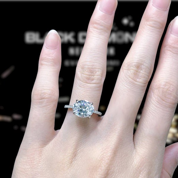 Dainty Three Stone Diamond Ring, Unique Engagement Ring, Minimalist Bridal  Ring, 14K Yellow Gold, Elegant Engagement Band, Kiss - Etsy