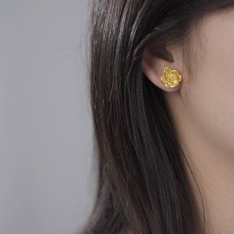 Elegant Vintage Camellia Flower Stud Earrings-Black Diamonds New York