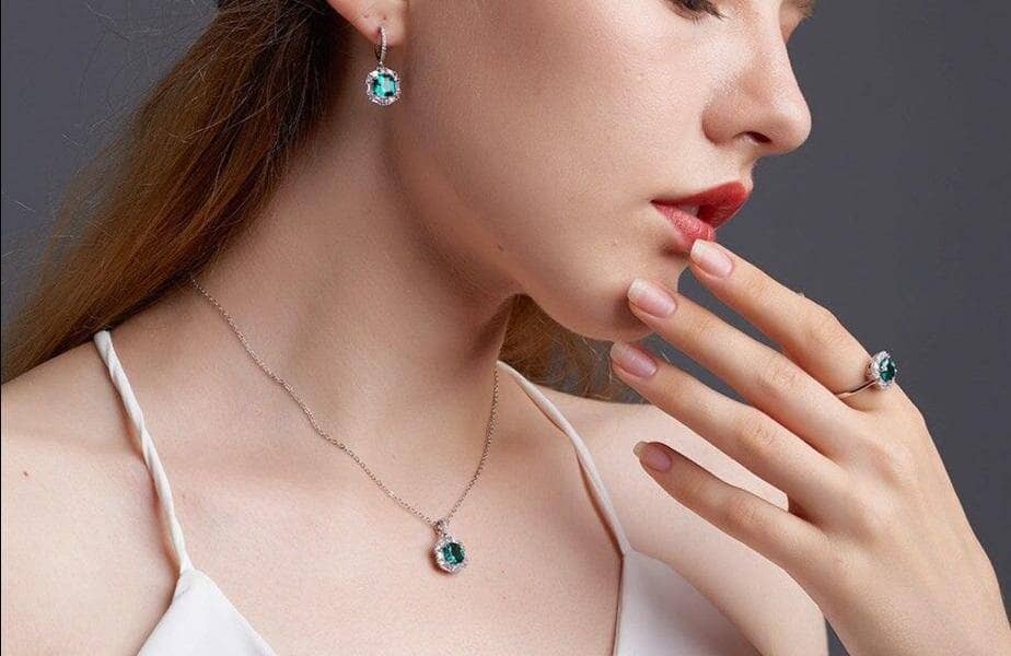 Emerald Gemstone Luxury Jewelry Set - Black Diamonds New York