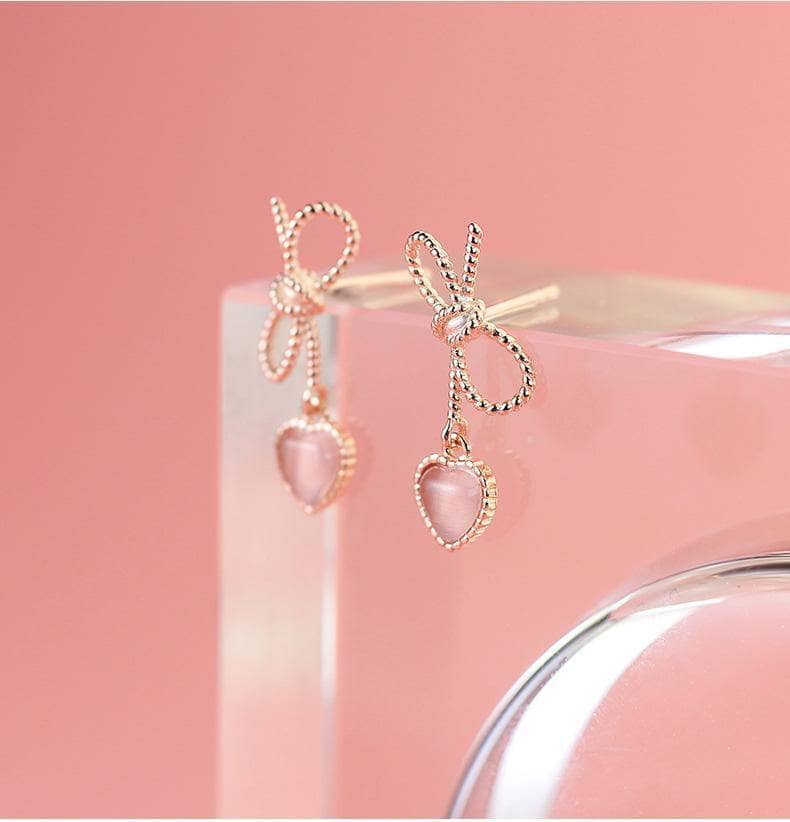 CVD DIAMOND Delicate and Classic Bow Element Earrings