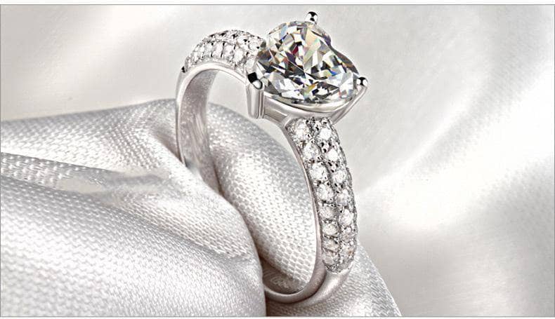 CVD Diamond Romantic Heart-shaped Ring