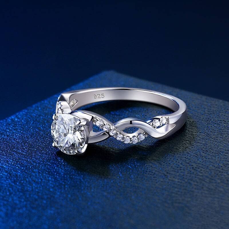 3 Infinity Love Knots Diamond Ring ♥ | sillyshinydiamonds
