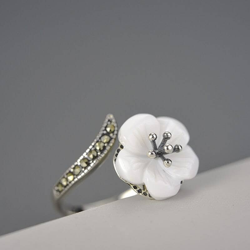 Exclusive Flower Vintage Ring-Black Diamonds New York
