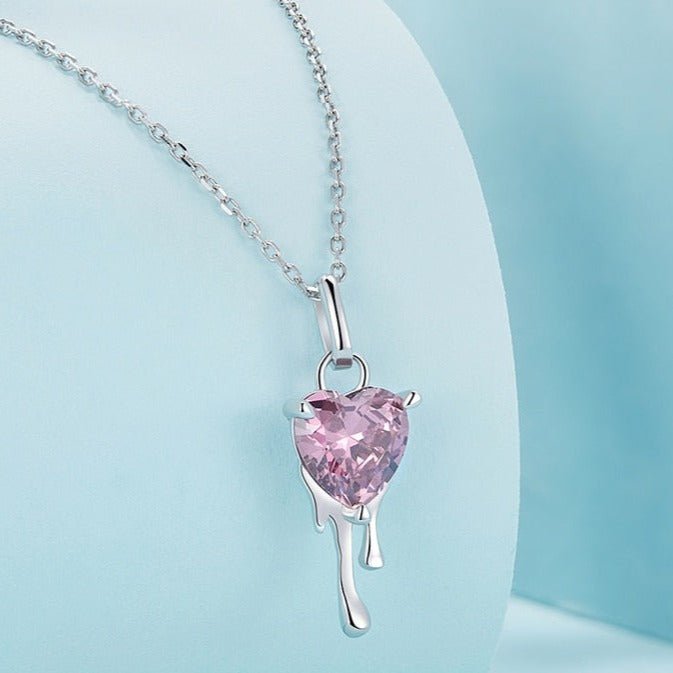 Heart-Shaped EVN Stone with Melting Design Necklace