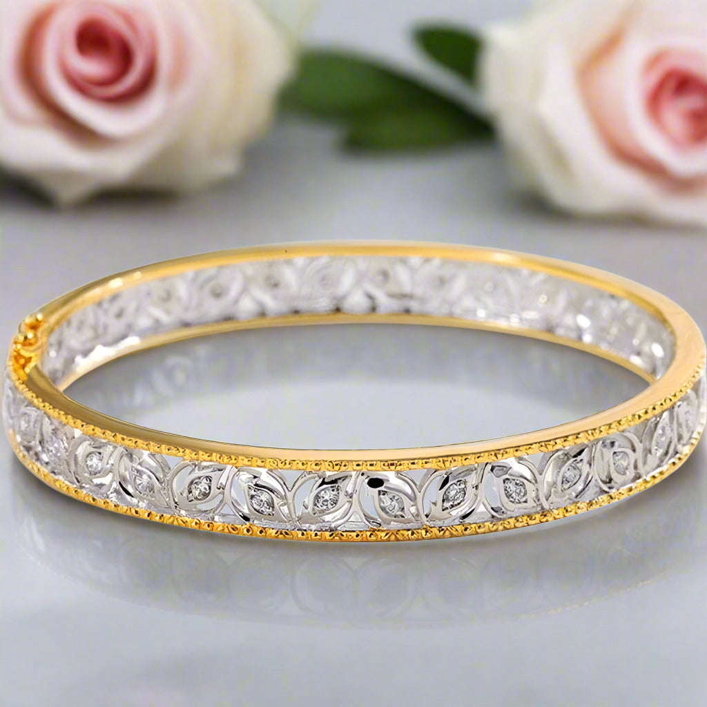 Leaf-modeled Ramage Bangle Bracelet with Yellow Gold Border-Black Diamonds New York