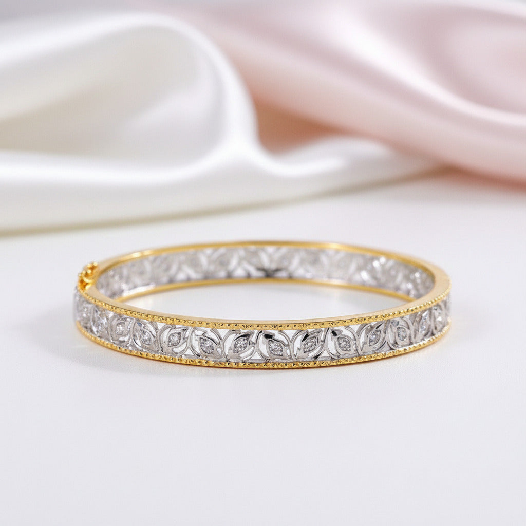 Leaf-modeled Ramage Bangle Bracelet with Yellow Gold Border-Black Diamonds New York