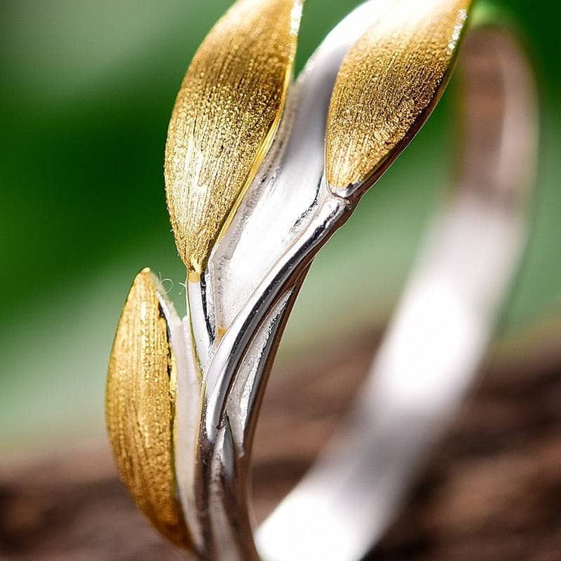 Minimalist Leaves Ring-Black Diamonds New York