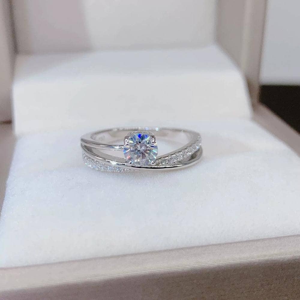 Round Cut 0.5 Carat VVS1 Moissanite Engagement Ring - Black Diamonds New York