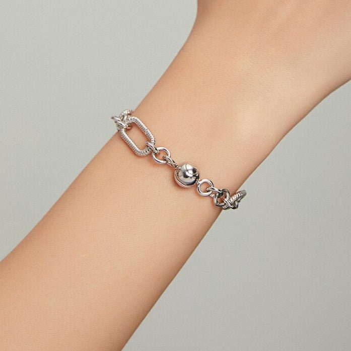 Round with Heart Bead & Paper Clips Bracelet