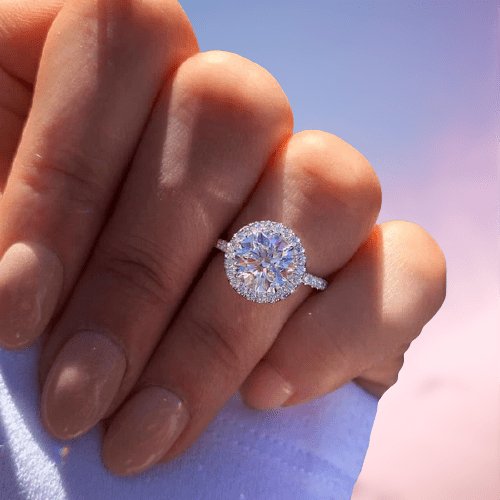 Carat With Halo 2025